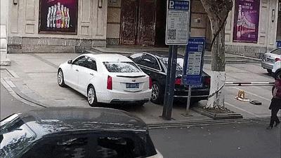 DƬ